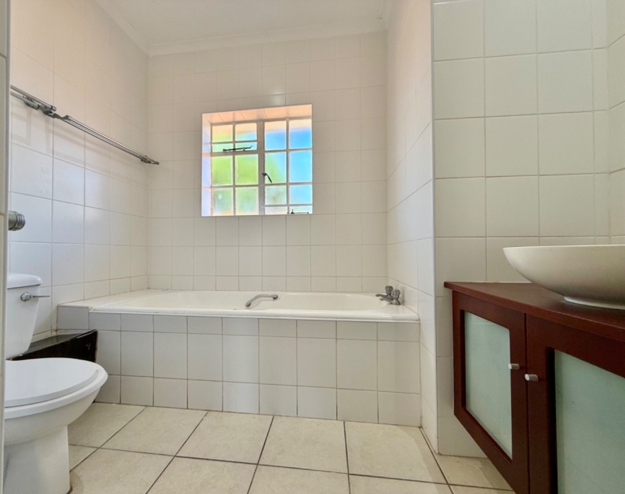 5 Bedroom Property for Sale in Bluewater Bay Eastern Cape